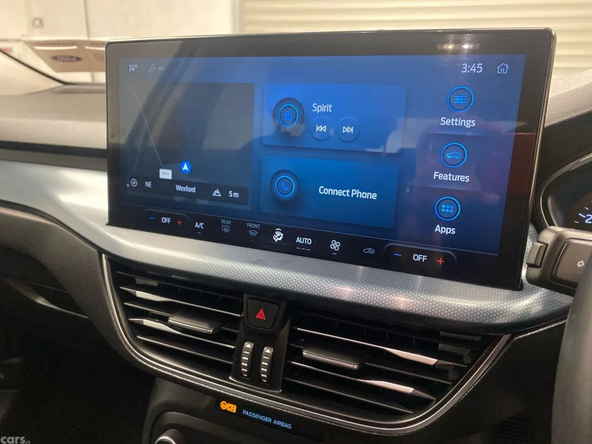 Ford Focus Hatchback, Petrol, 2023, Grey
