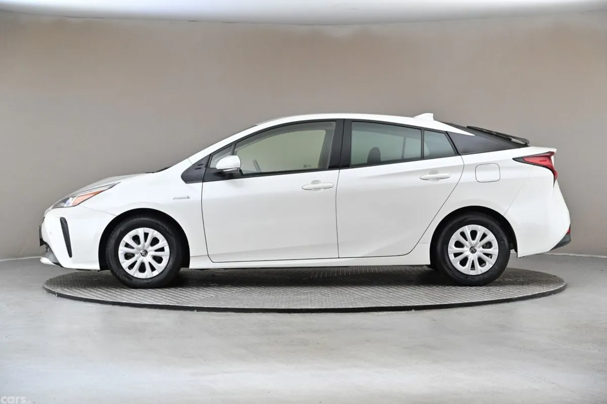 Toyota Prius Hatchback, Petrol Hybrid, 2020, White