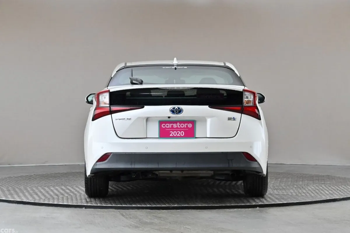 Toyota Prius Hatchback, Petrol Hybrid, 2020, White