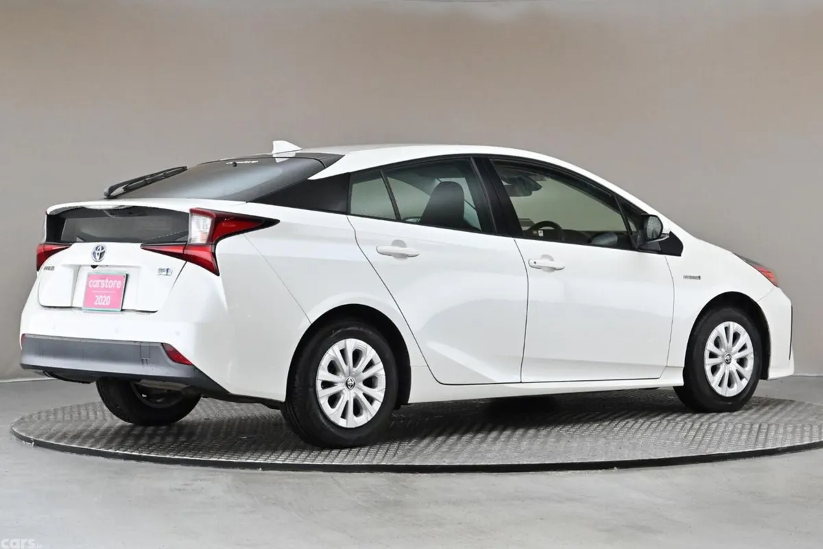Toyota Prius Hatchback, Petrol Hybrid, 2020, White