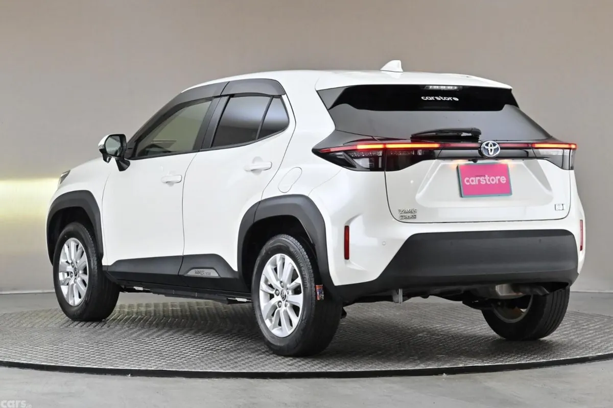 Toyota Yaris Cross SUV, Petrol Hybrid, 2022, White