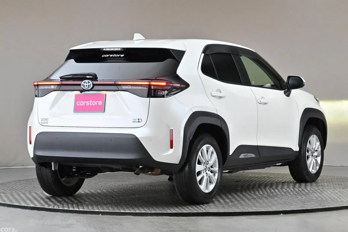 Toyota Yaris Cross SUV, Petrol Hybrid, 2022, White