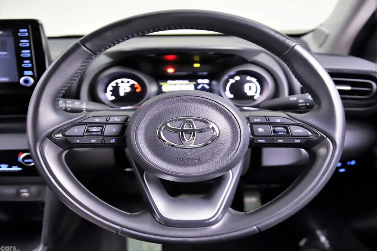 Toyota Yaris Cross SUV, Petrol Hybrid, 2022, White