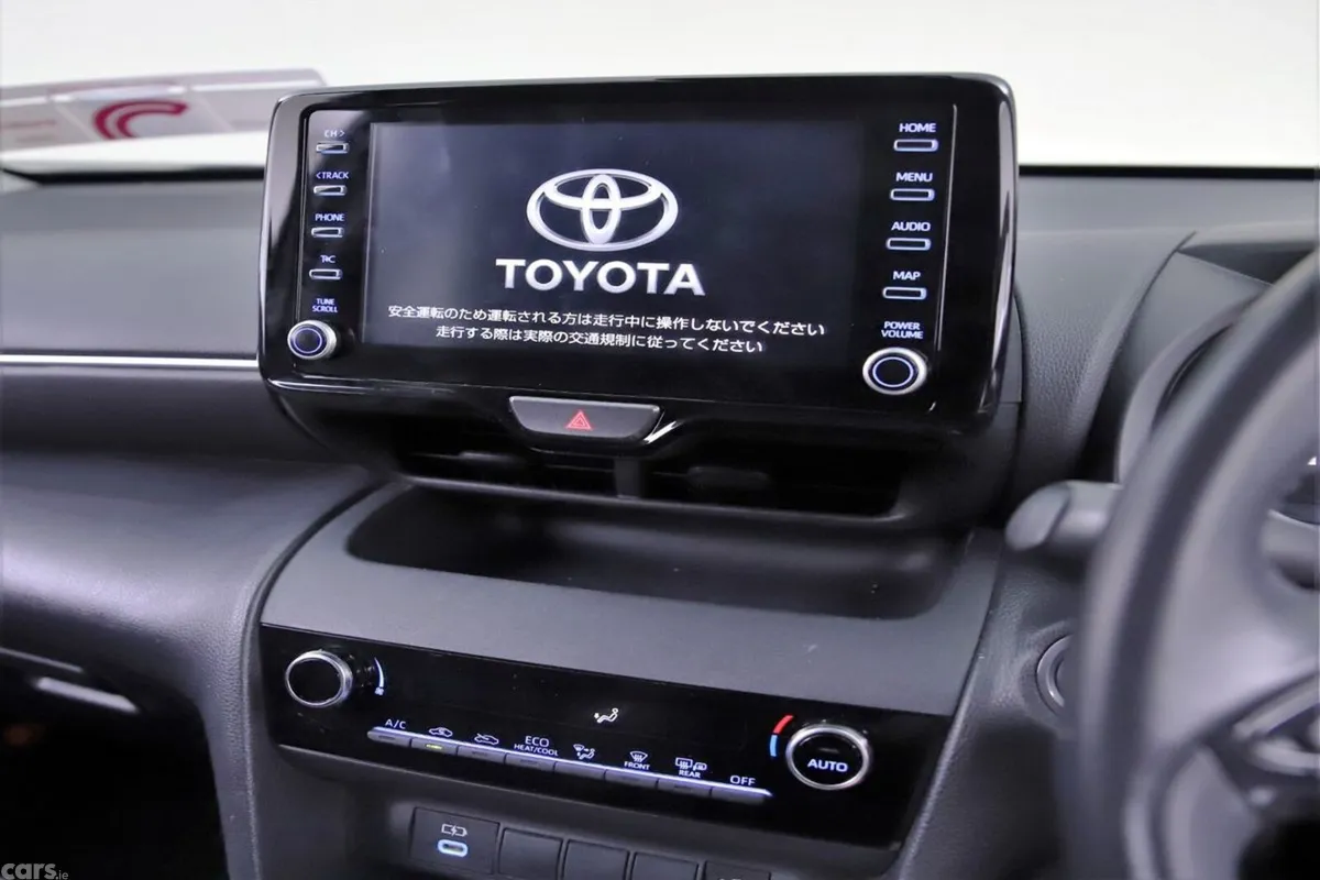 Toyota Yaris Cross SUV, Petrol Hybrid, 2022, White