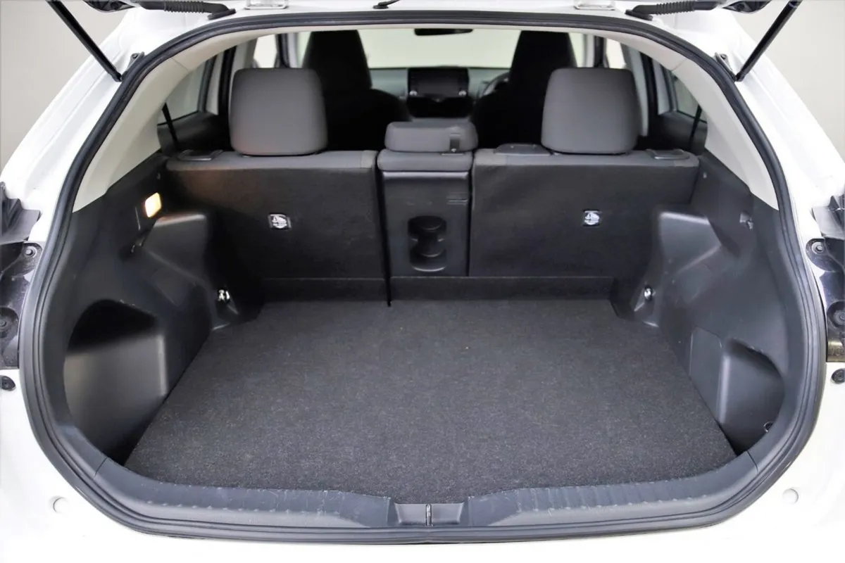 Toyota Yaris Cross SUV, Petrol Hybrid, 2022, White