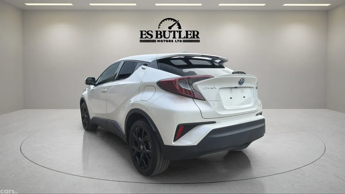 Toyota C-HR SUV, Petrol Hybrid, 2019, White