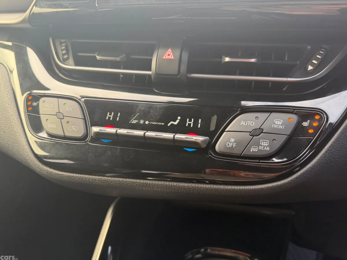 Toyota C-HR SUV, Petrol Hybrid, 2019, White