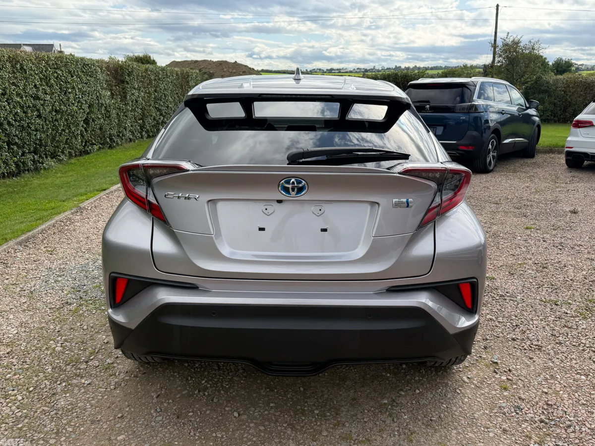 Toyota C-HR SUV, Petrol Hybrid, 2019, Silver