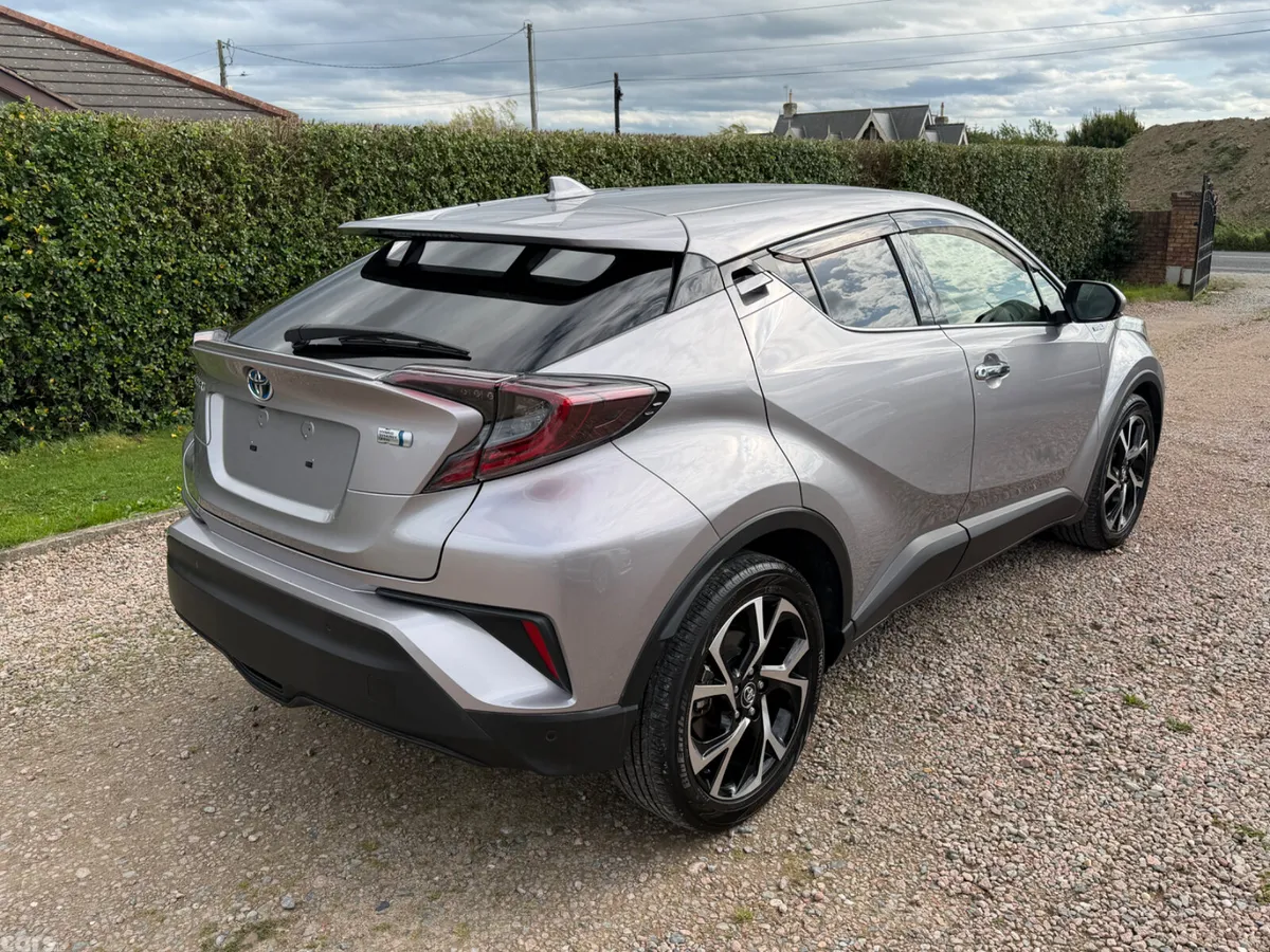 Toyota C-HR SUV, Petrol Hybrid, 2019, Silver