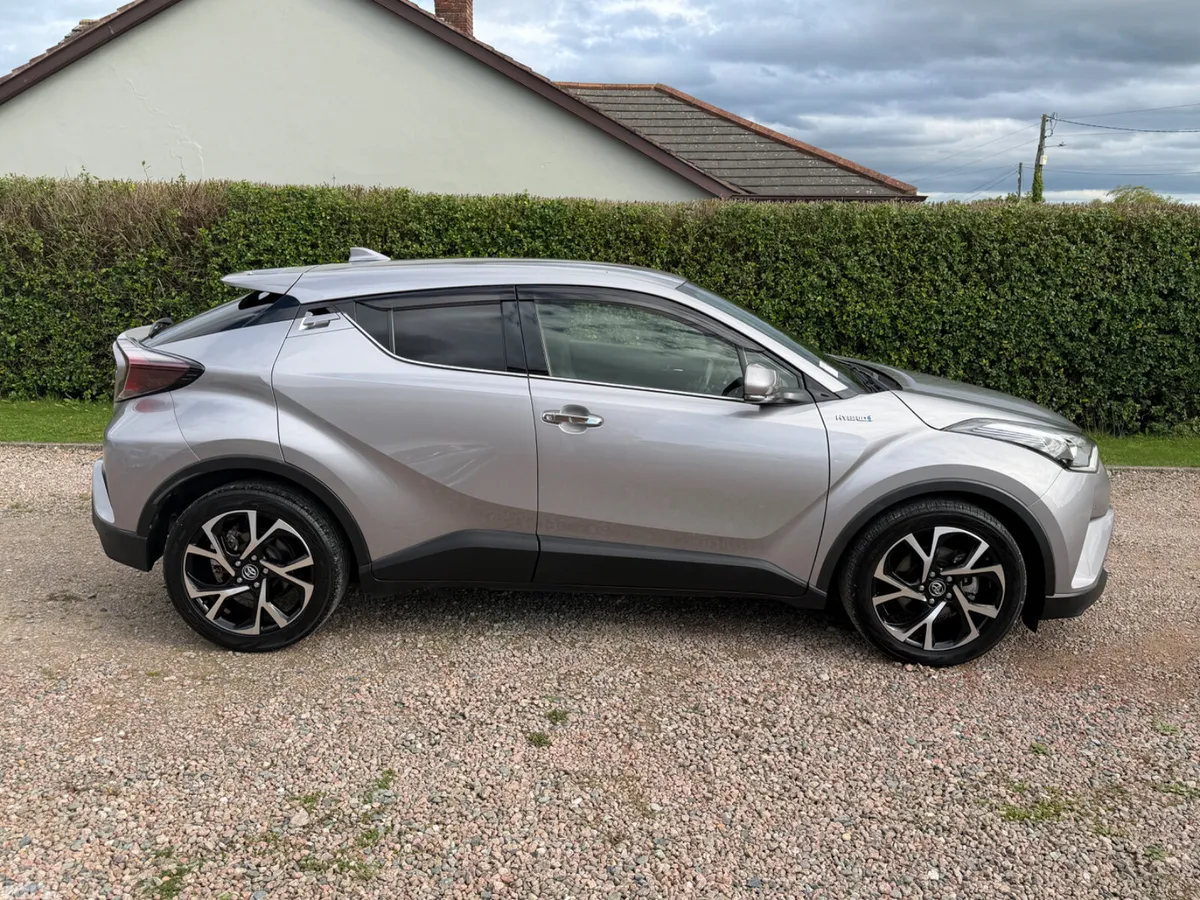 Toyota C-HR SUV, Petrol Hybrid, 2019, Silver