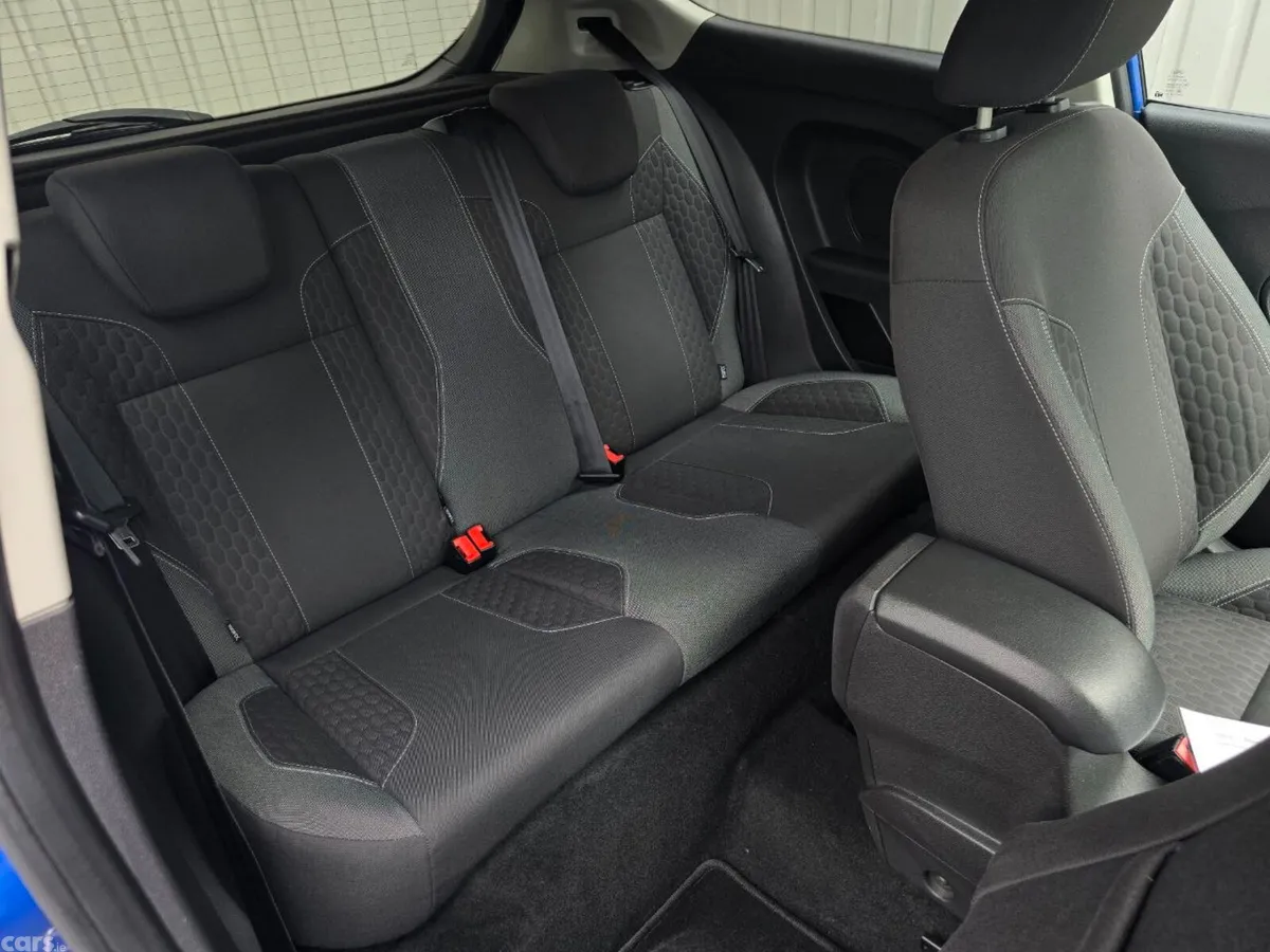 Ford Fiesta Hatchback, Petrol, 2013, Blue
