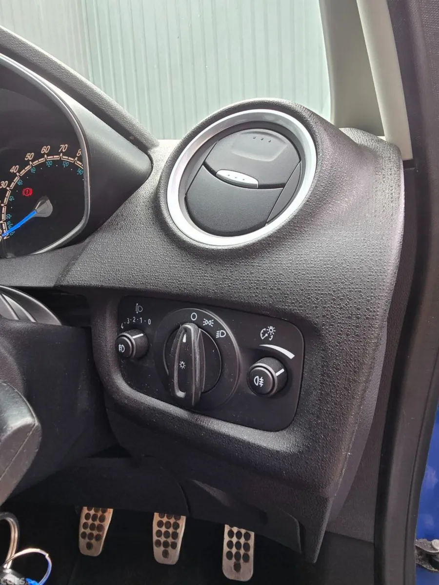 Ford Fiesta Hatchback, Petrol, 2013, Blue