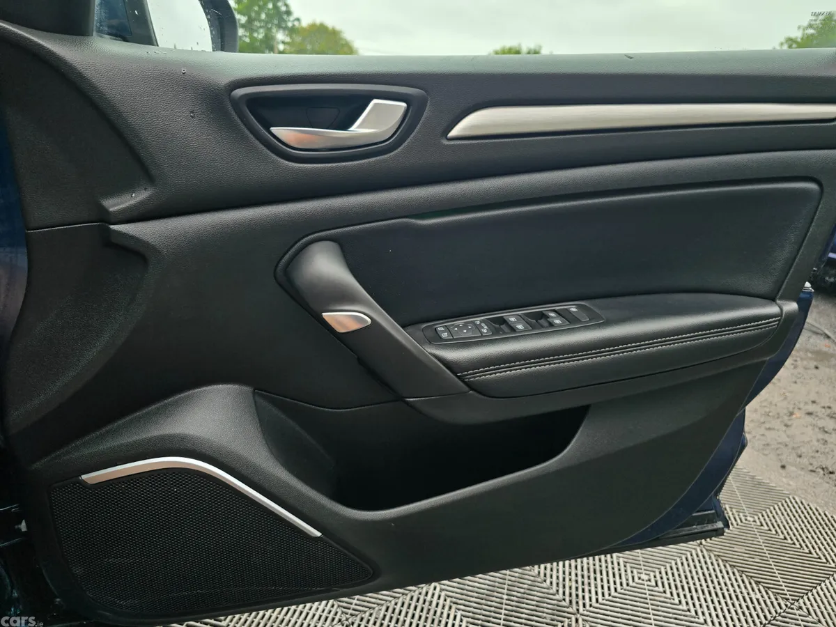 Renault Megane Hatchback, Diesel, 2019, Blue
