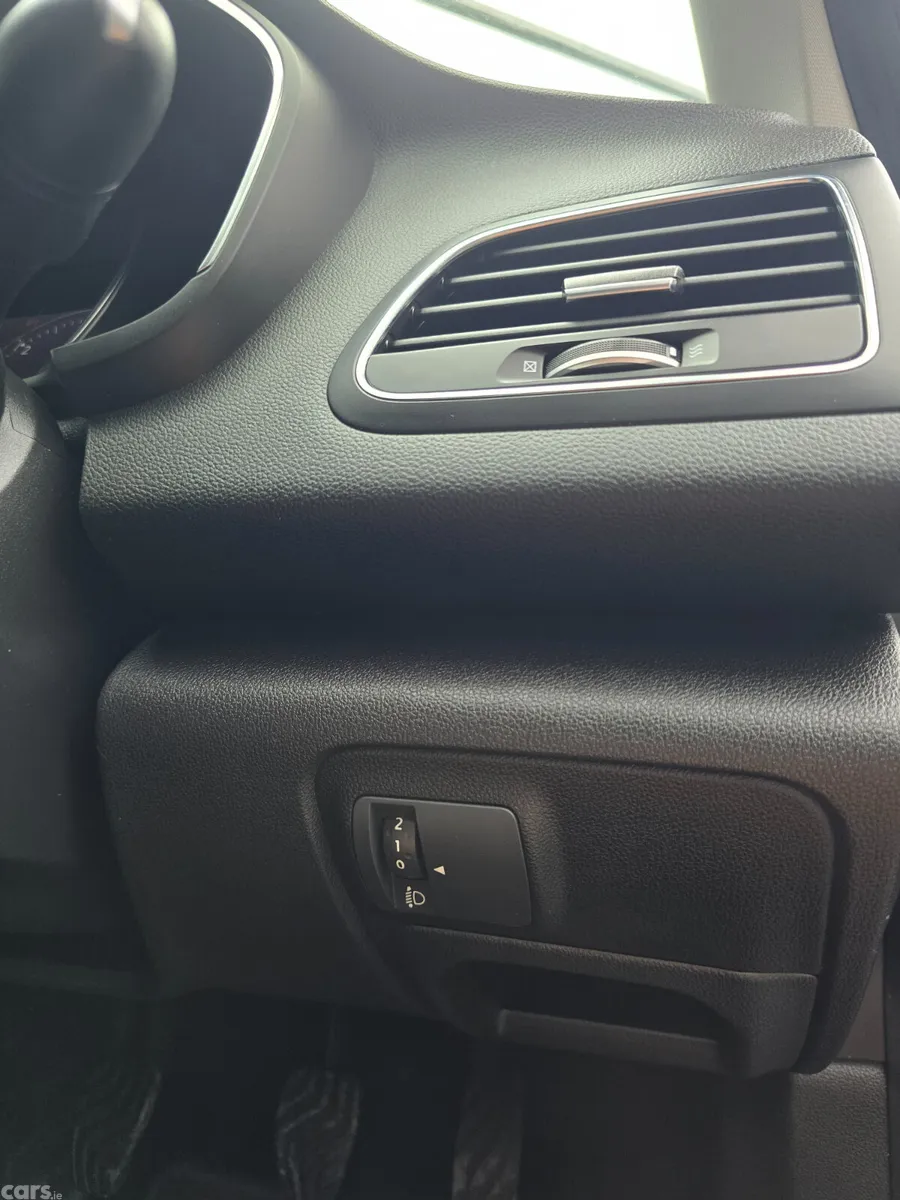 Renault Megane Hatchback, Diesel, 2019, Blue