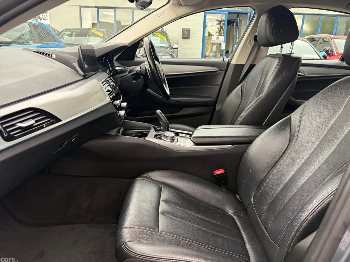 BMW 5-Series Saloon, Petrol Plug-in Hybrid, 2018, Blue