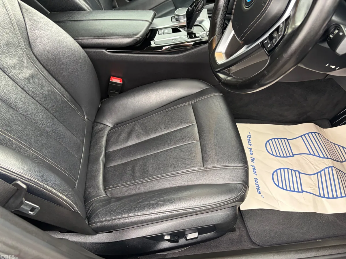 BMW 5-Series Saloon, Petrol Plug-in Hybrid, 2018, Blue