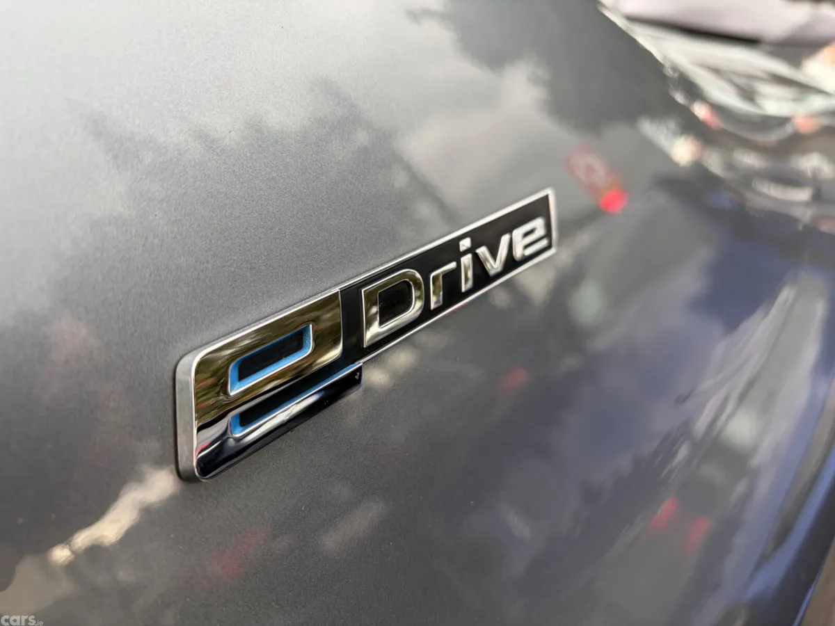 BMW 5-Series Saloon, Petrol Plug-in Hybrid, 2018, Blue