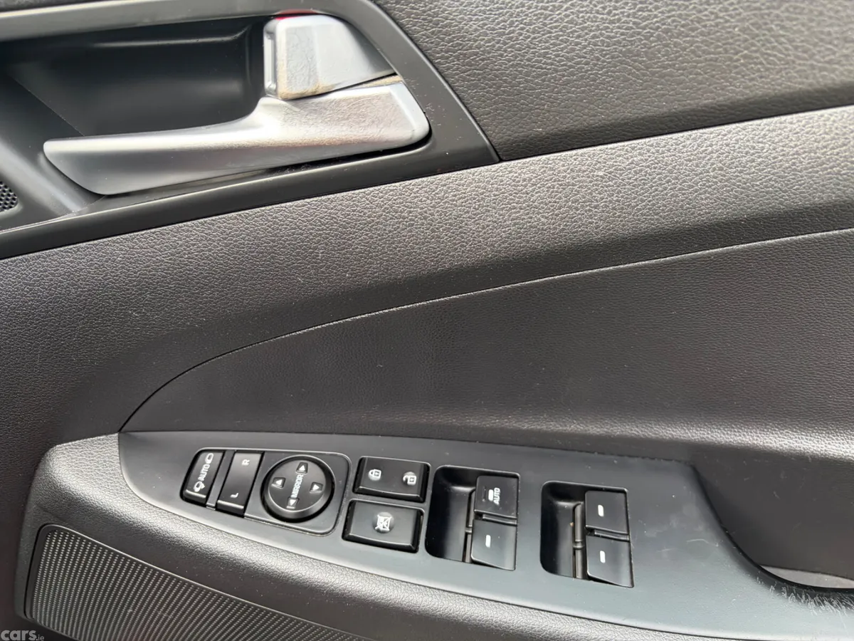 Hyundai Tucson SUV, Diesel, 2017, Red