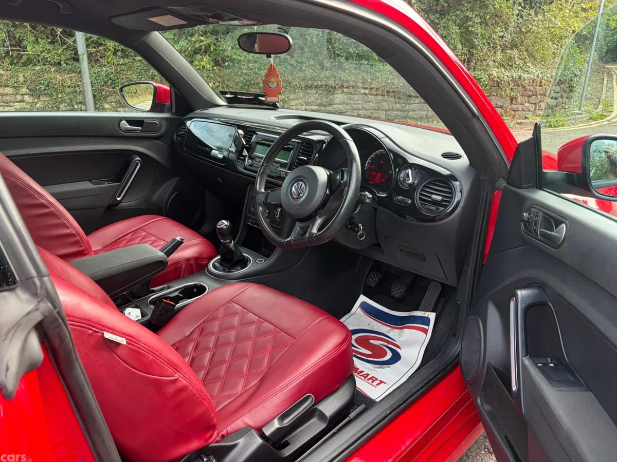 Volkswagen Beetle Hatchback, Petrol, 2013, Red