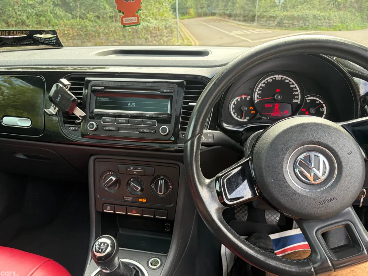 Volkswagen Beetle Hatchback, Petrol, 2013, Red