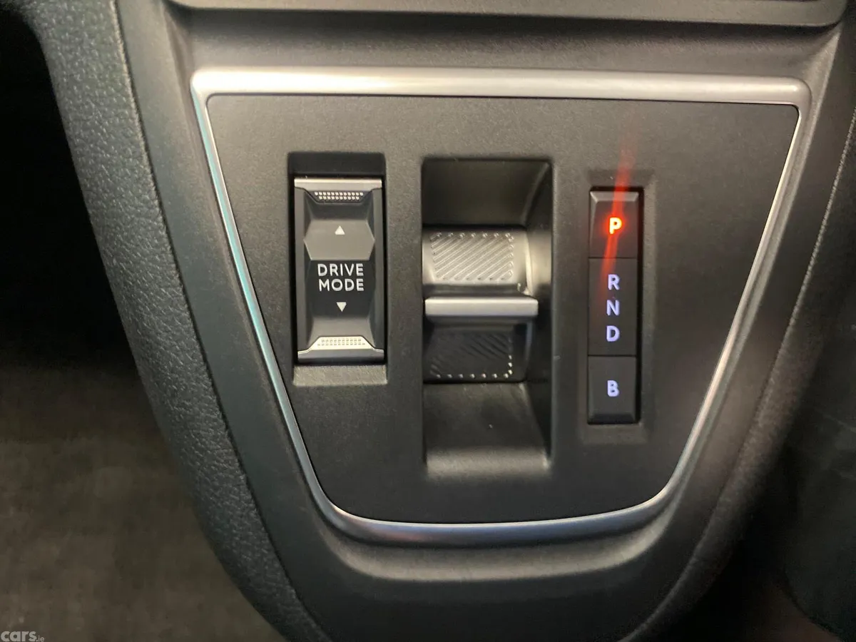 Vauxhall Vivaro MPV, Electric, 2023, White