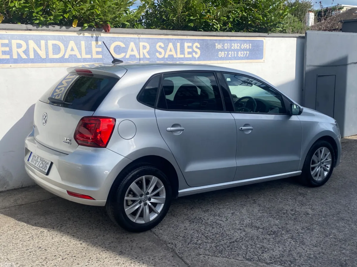 Volkswagen Polo Hatchback, Petrol, 2016, Silver