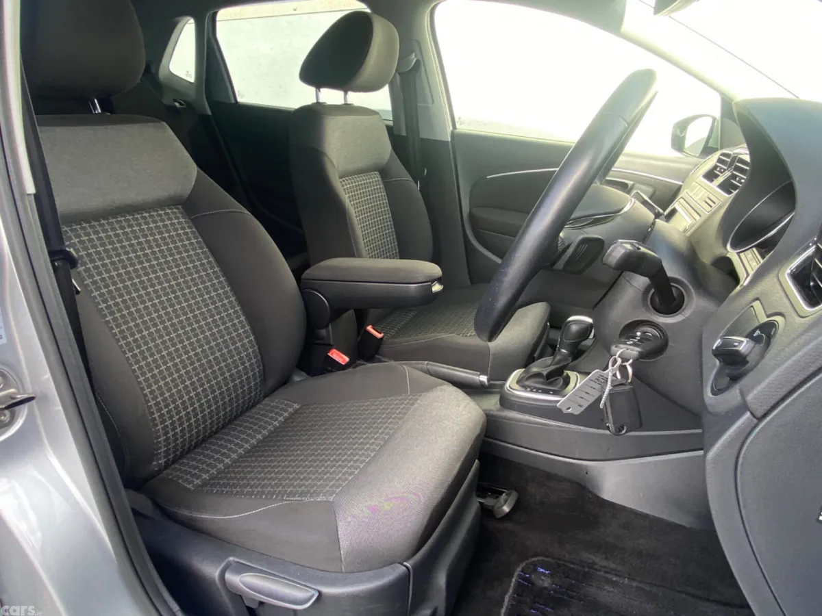 Volkswagen Polo Hatchback, Petrol, 2016, Silver