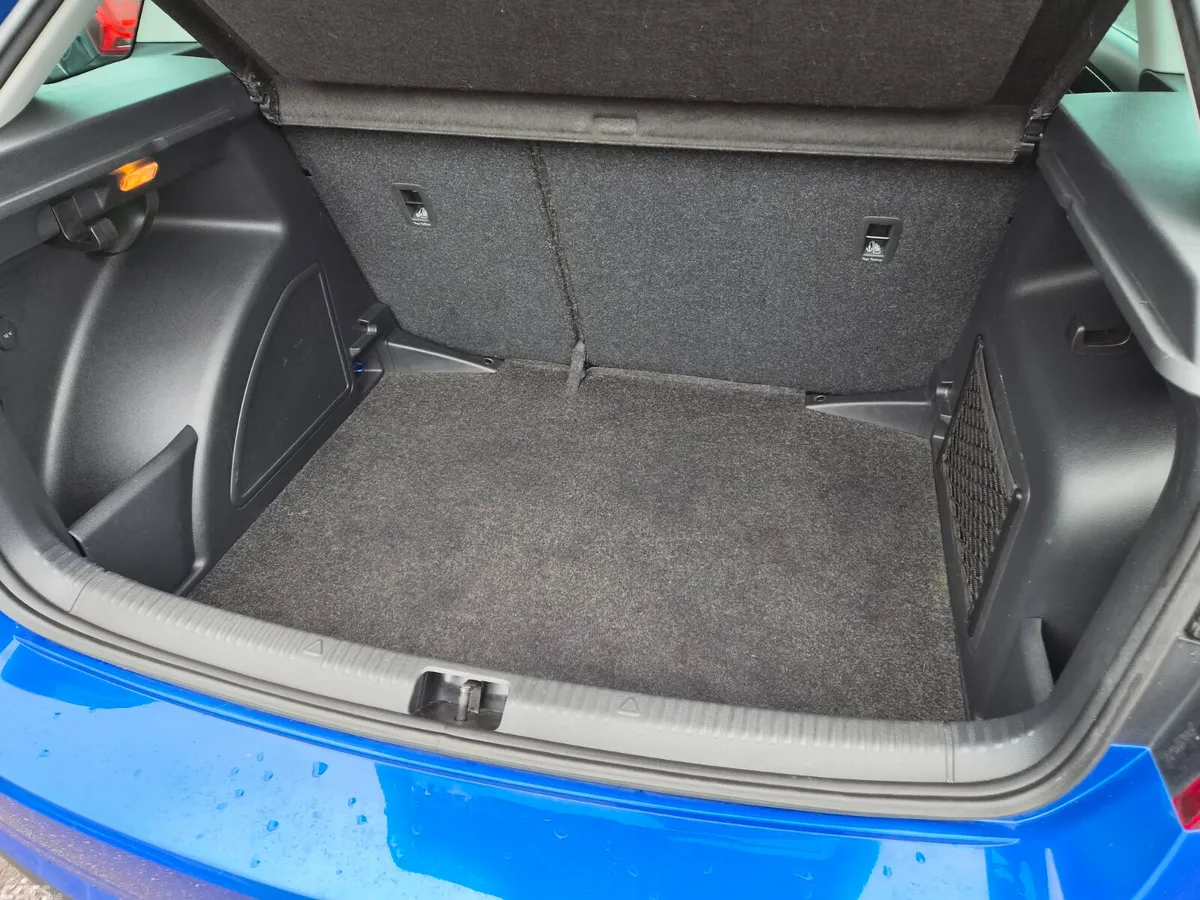 Skoda Rapid Hatchback, Petrol, 2018, Blue