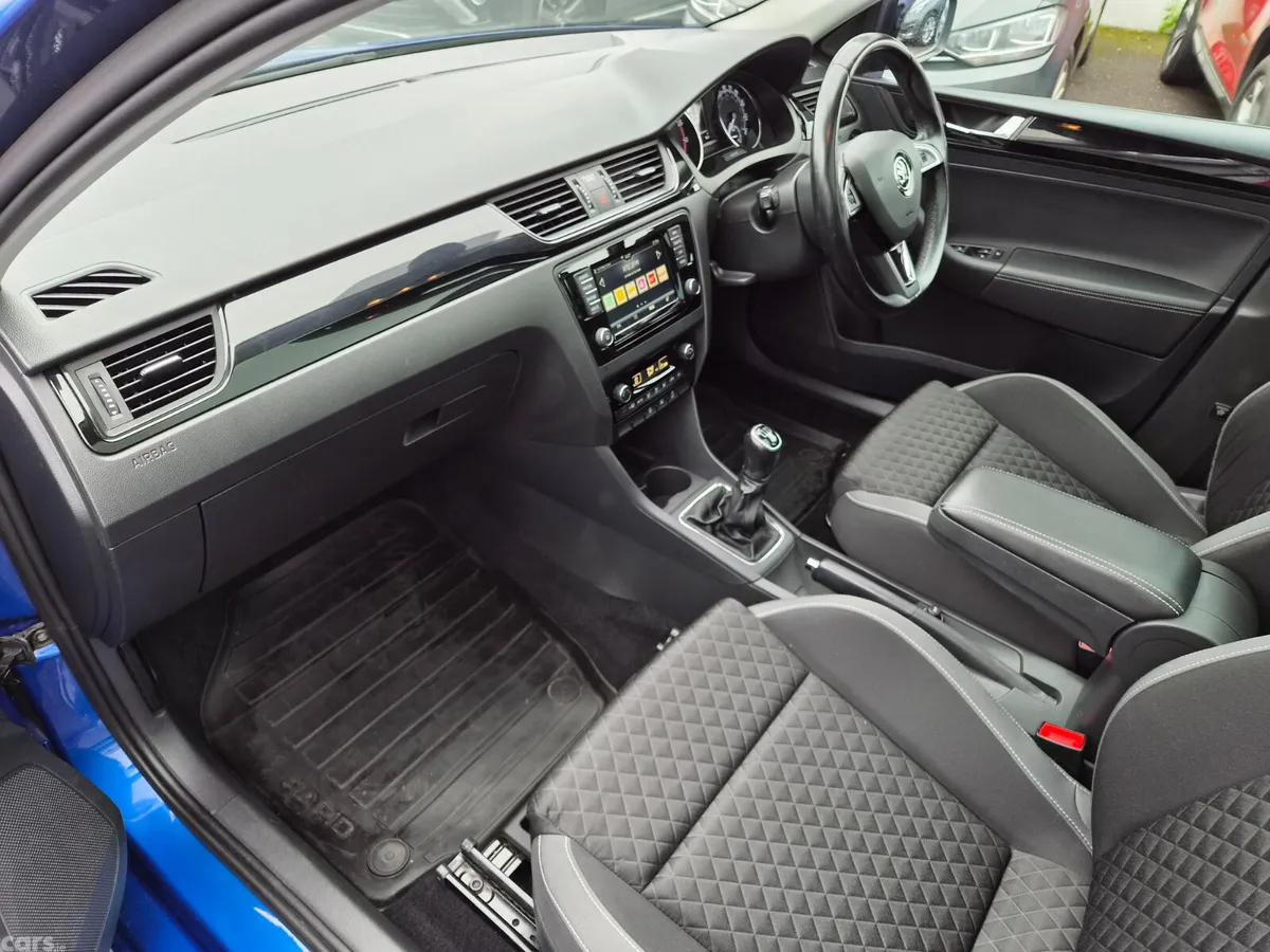 Skoda Rapid Hatchback, Petrol, 2018, Blue