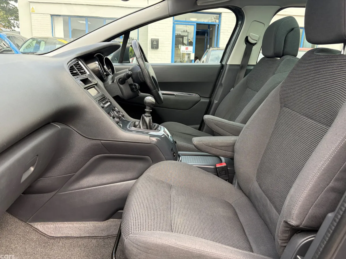 Peugeot 5008 MPV, Diesel, 2016, Grey