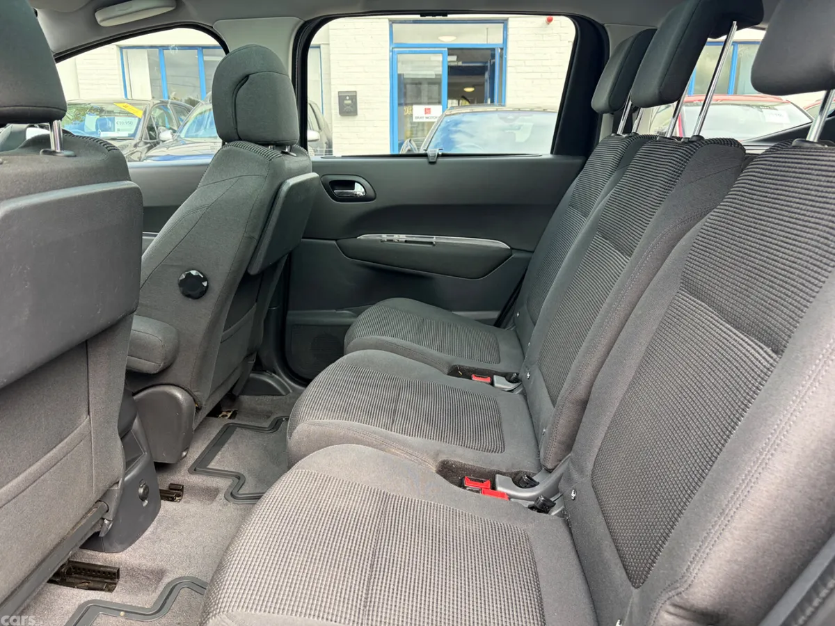 Peugeot 5008 MPV, Diesel, 2016, Grey