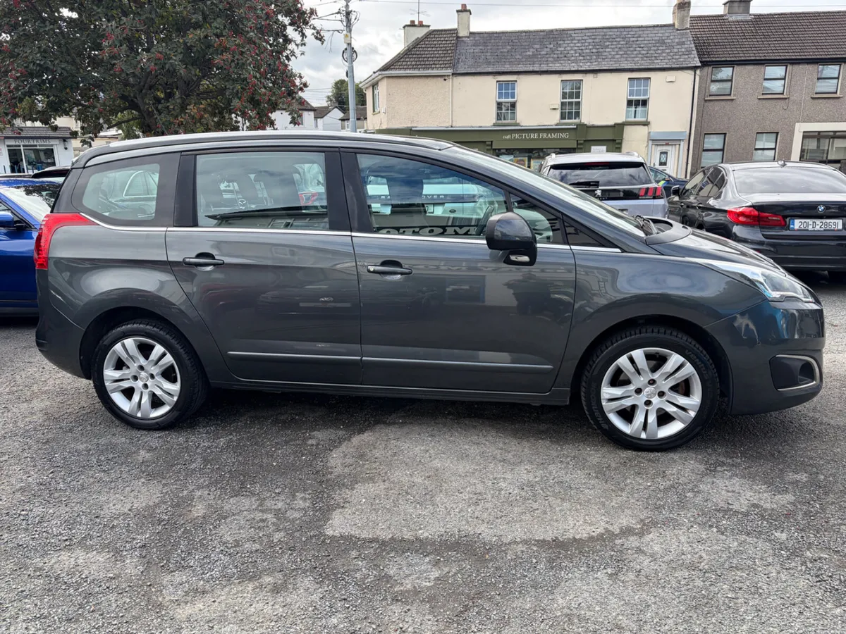 Peugeot 5008 MPV, Diesel, 2016, Grey