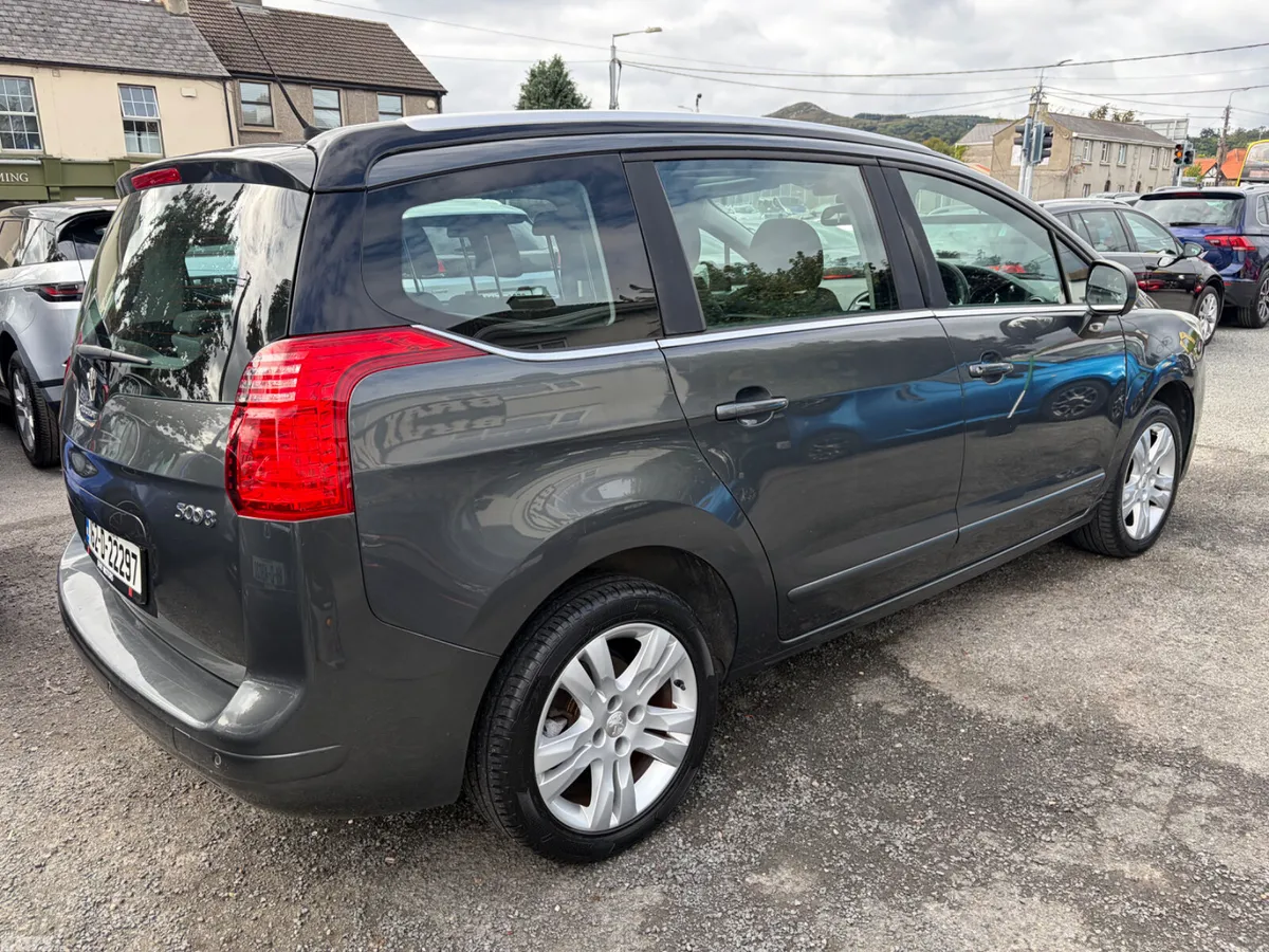 Peugeot 5008 MPV, Diesel, 2016, Grey
