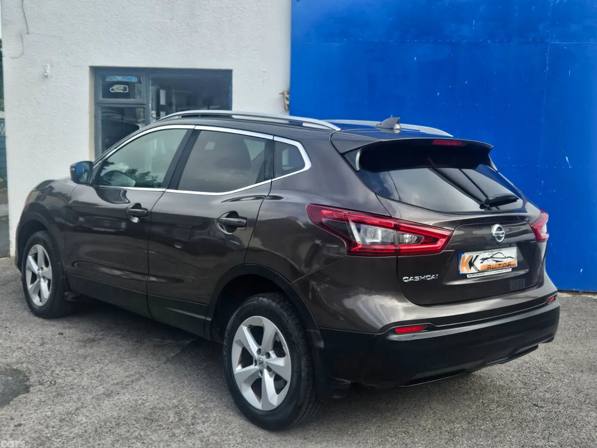 Nissan Qashqai MPV, Diesel, 2019, Brown