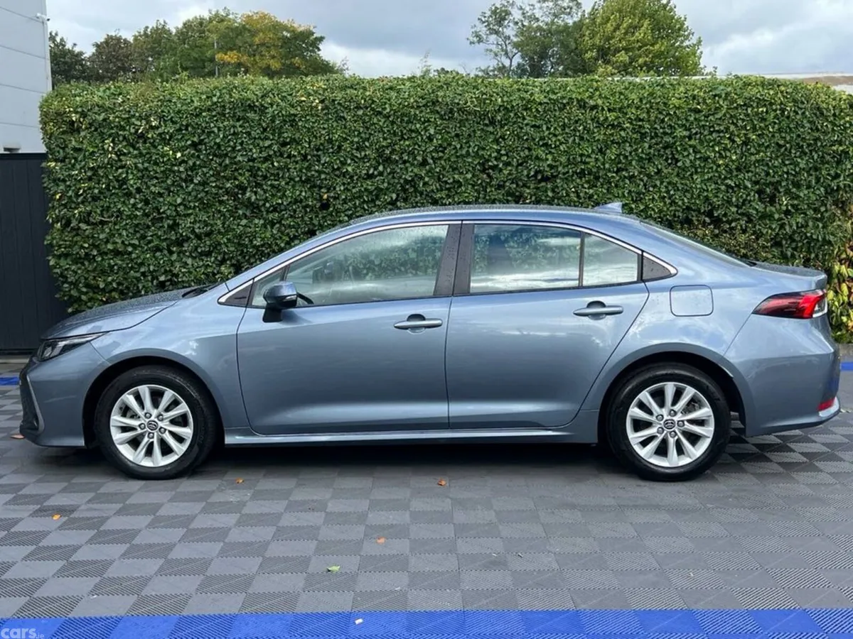 Toyota Corolla Saloon, Petrol Hybrid, 2023, Grey