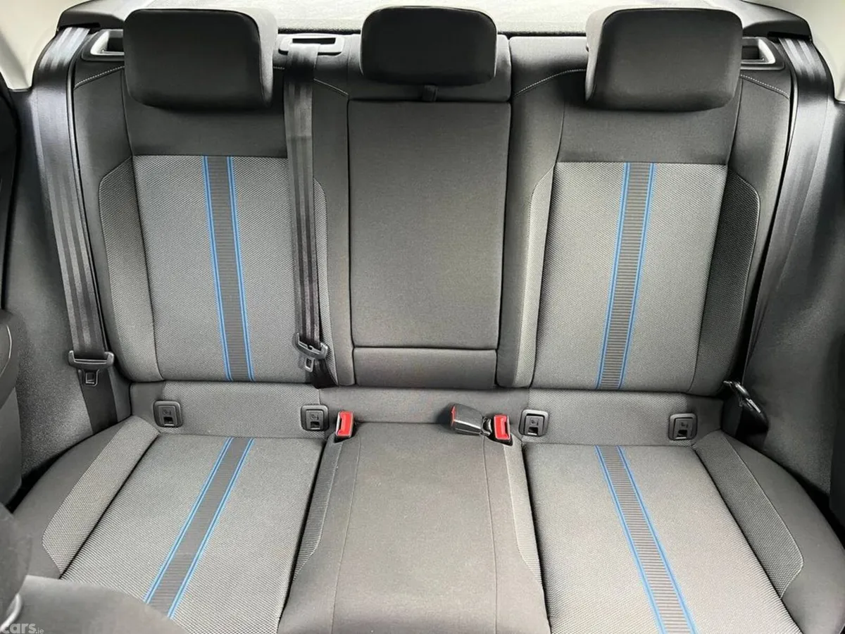 Volkswagen T-Roc SUV, Diesel, 2021, Blue
