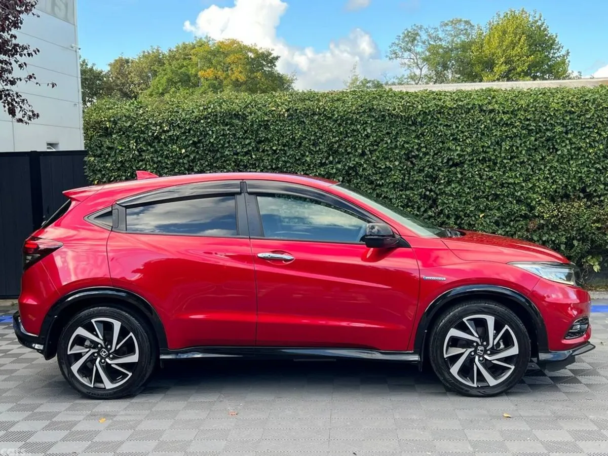 Honda Vezel SUV, Petrol Hybrid, 2021, Red