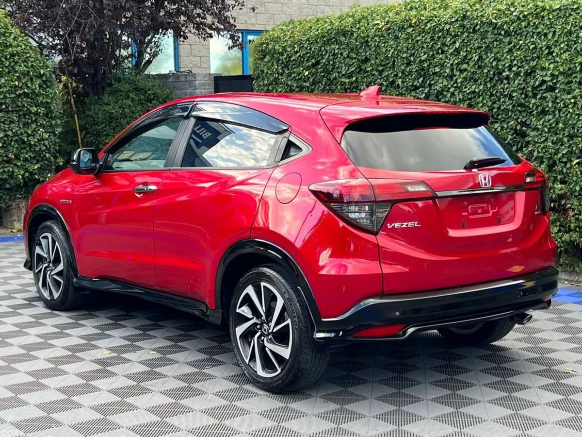 Honda Vezel SUV, Petrol Hybrid, 2021, Red
