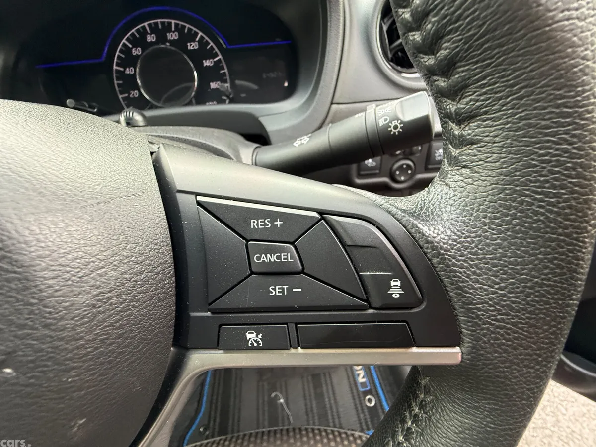 Nissan Note MPV, Petrol Hybrid, 2018, Red