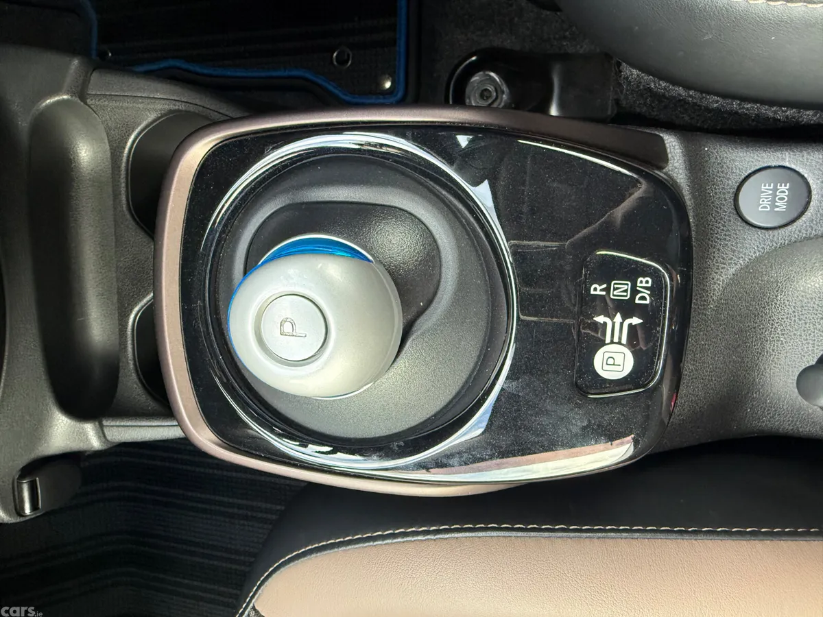 Nissan Note MPV, Petrol Hybrid, 2018, Red