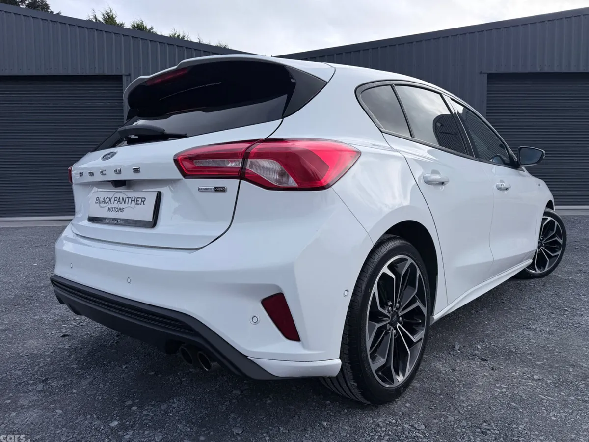 Ford Focus Hatchback, Petrol Hybrid, 2022, White