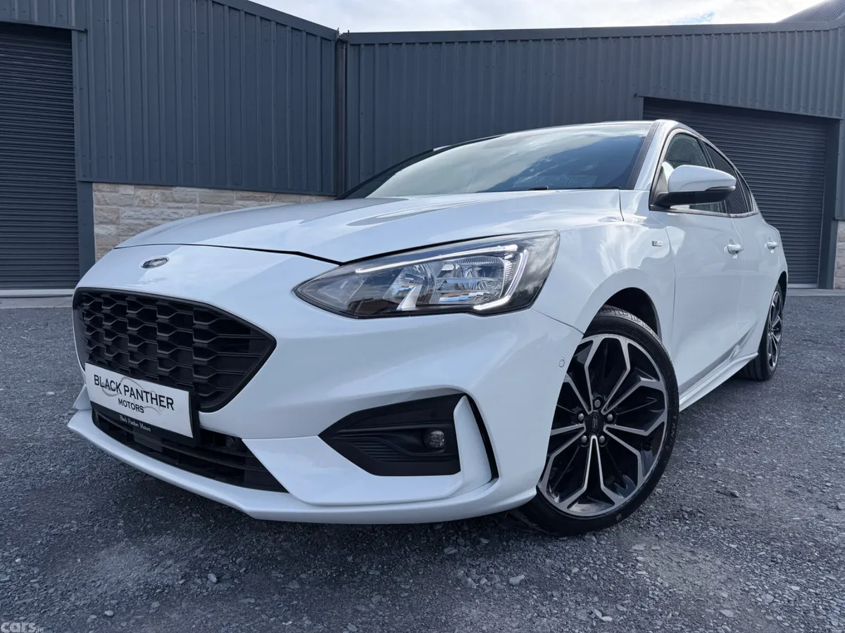 Ford Focus Hatchback, Petrol Hybrid, 2022, White