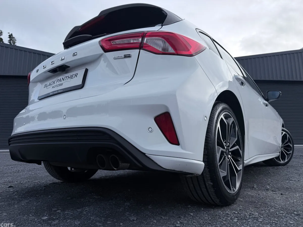 Ford Focus Hatchback, Petrol Hybrid, 2022, White
