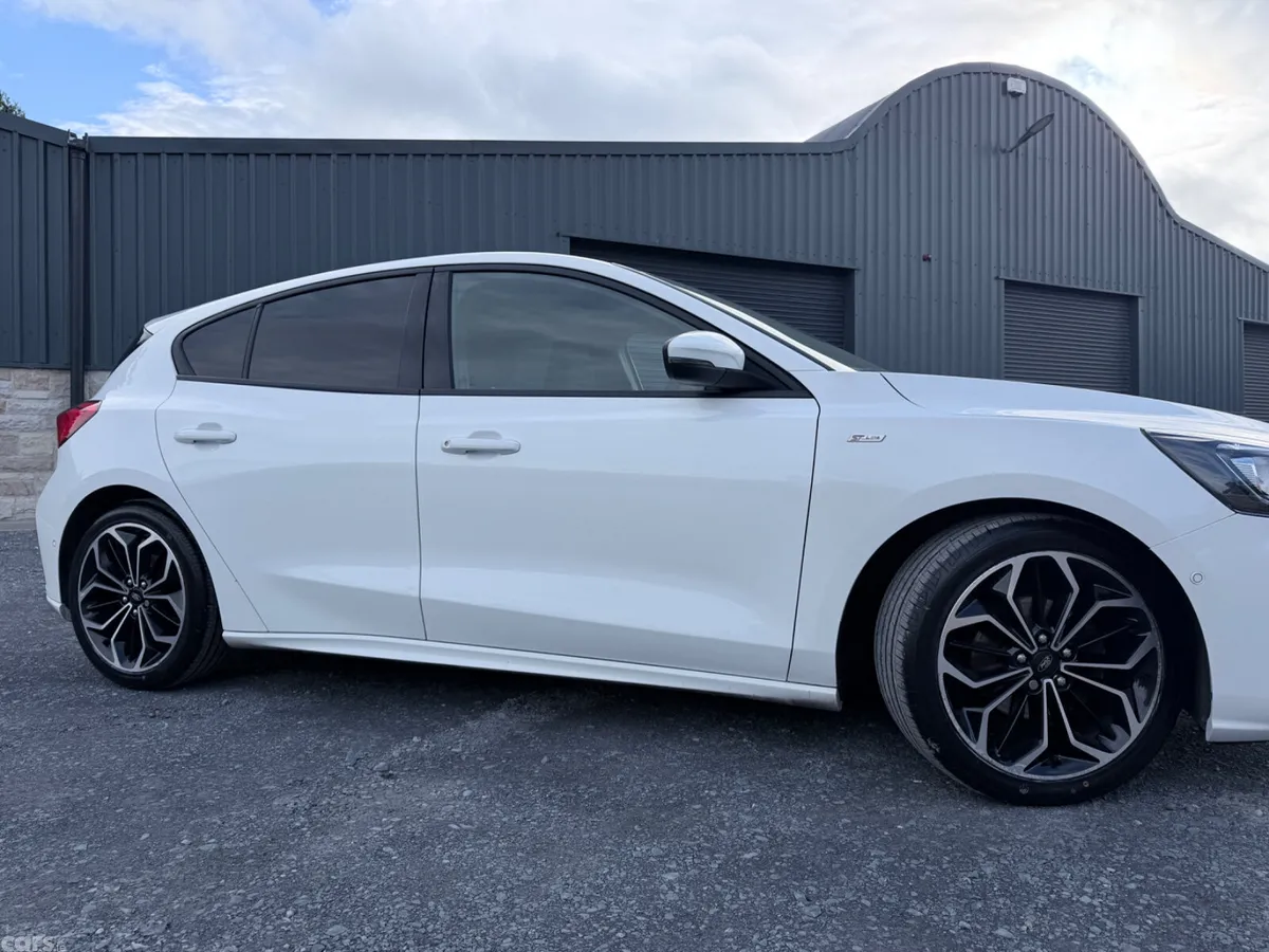 Ford Focus Hatchback, Petrol Hybrid, 2022, White