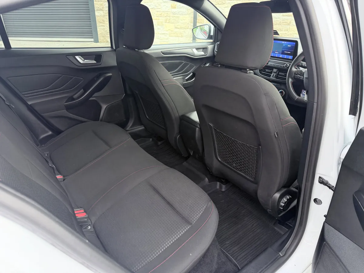 Ford Focus Hatchback, Petrol Hybrid, 2022, White