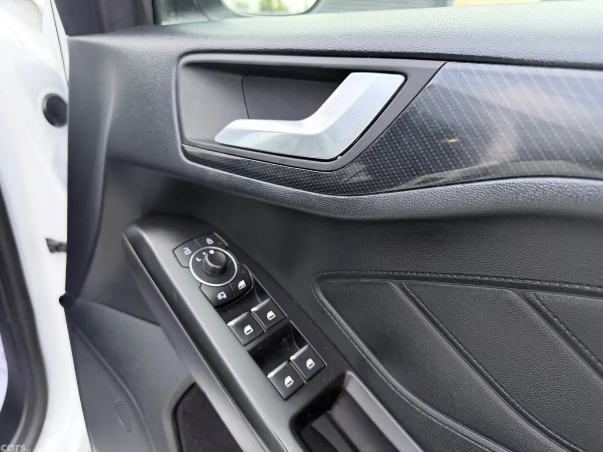 Ford Focus Hatchback, Petrol Hybrid, 2022, White