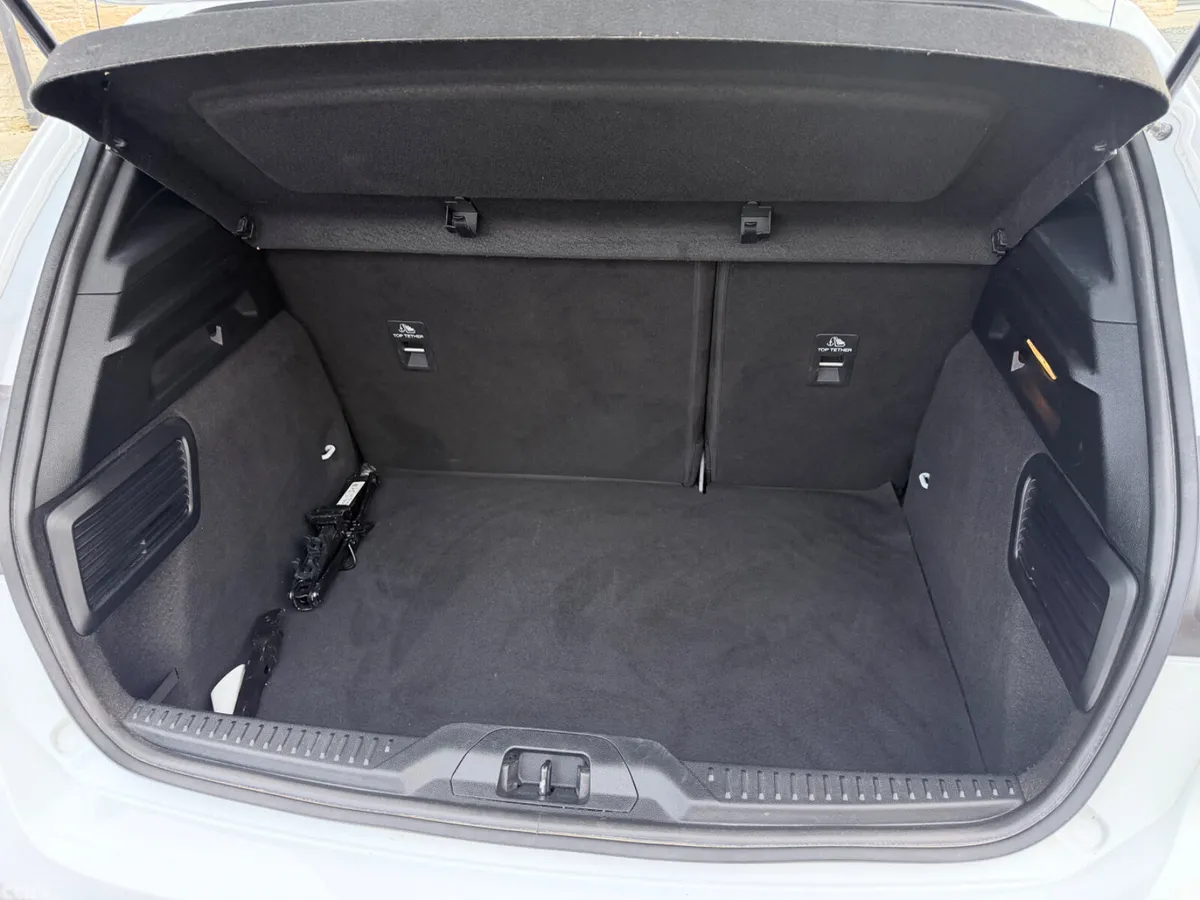 Ford Focus Hatchback, Petrol Hybrid, 2022, White