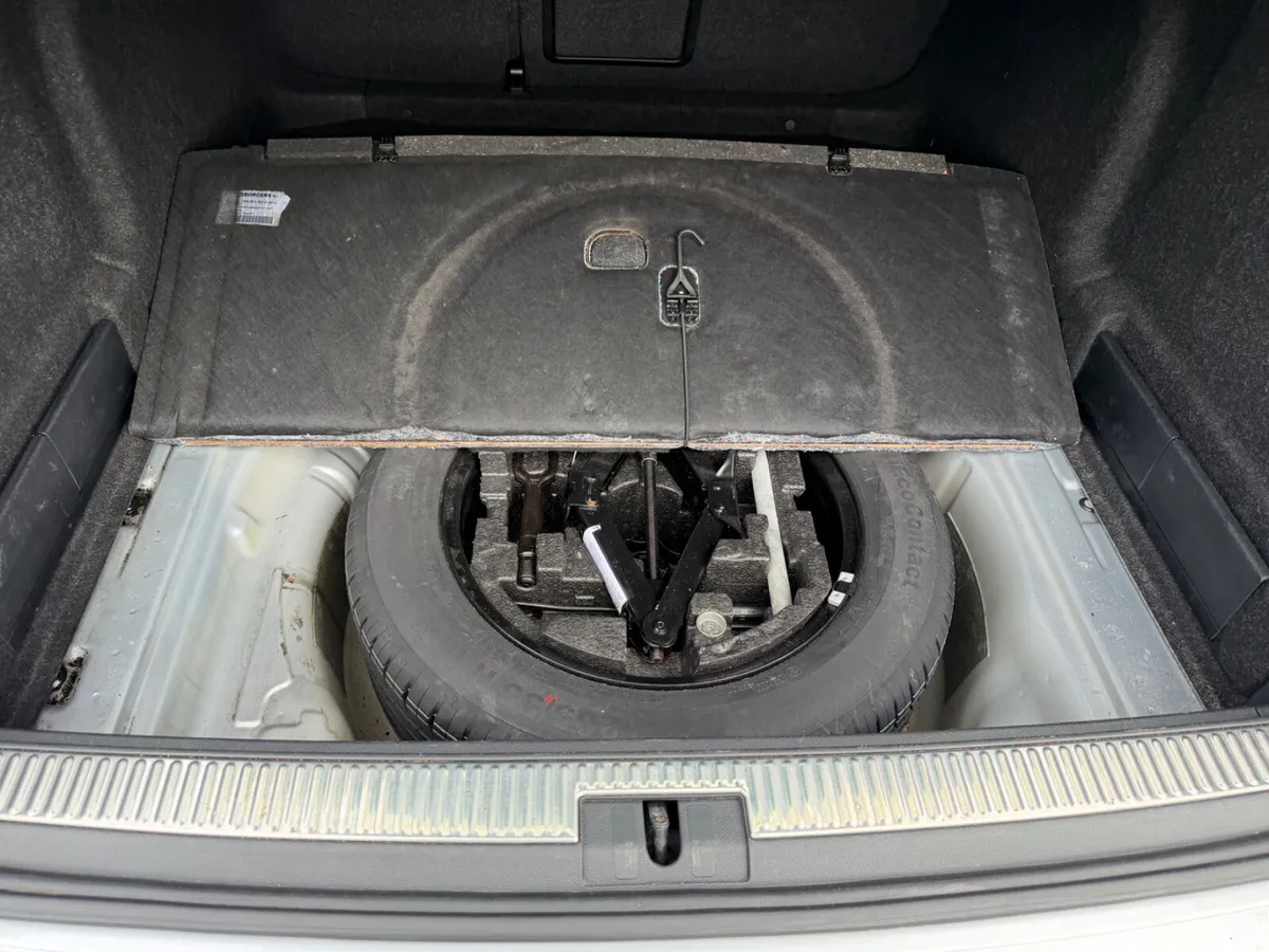 Skoda Superb Estate, Petrol, 2019, Silver