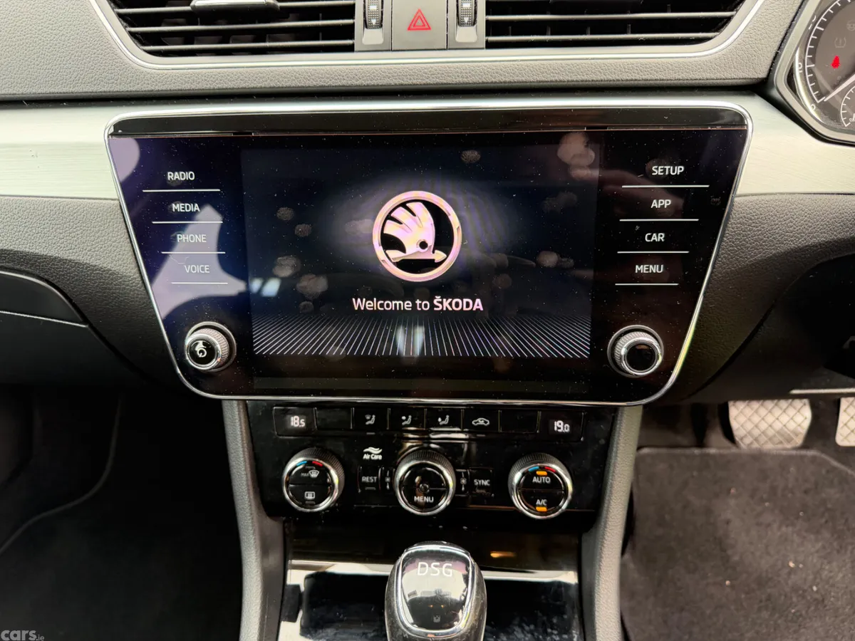 Skoda Superb Estate, Petrol, 2019, Silver