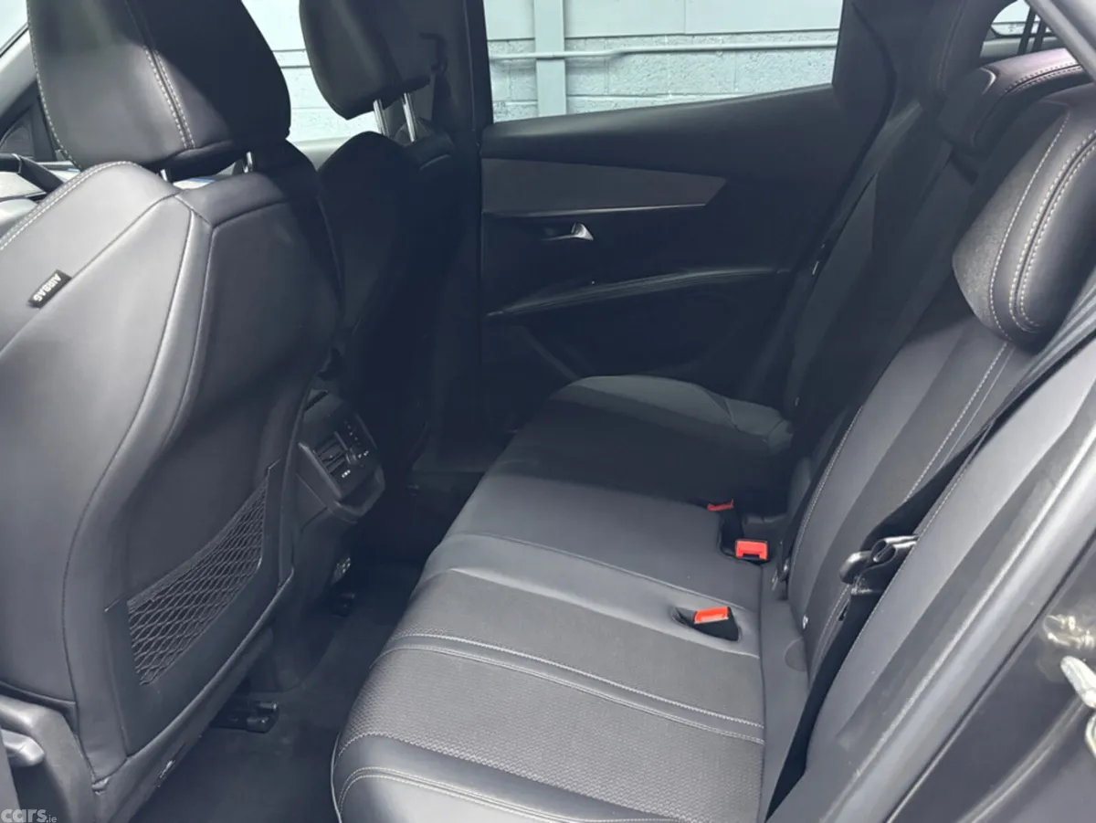 Peugeot 3008 MPV, Diesel, 2024, Grey